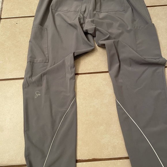 JAANUU scrub set gray L and LP USED - Picture 8 of 8